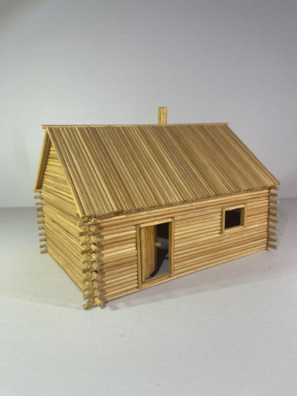 Cabană de lemn handmade din bețe de frigăruie