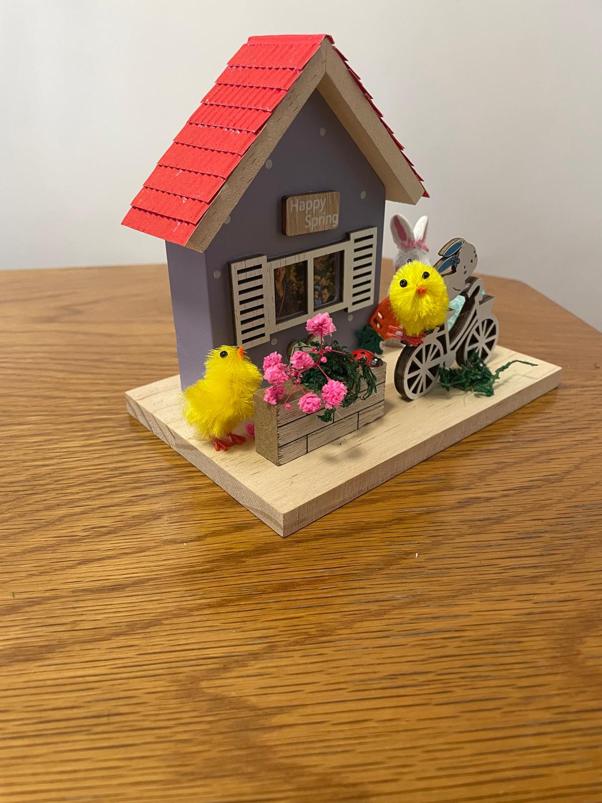 Decoratiune din Lemn de Paste Casa