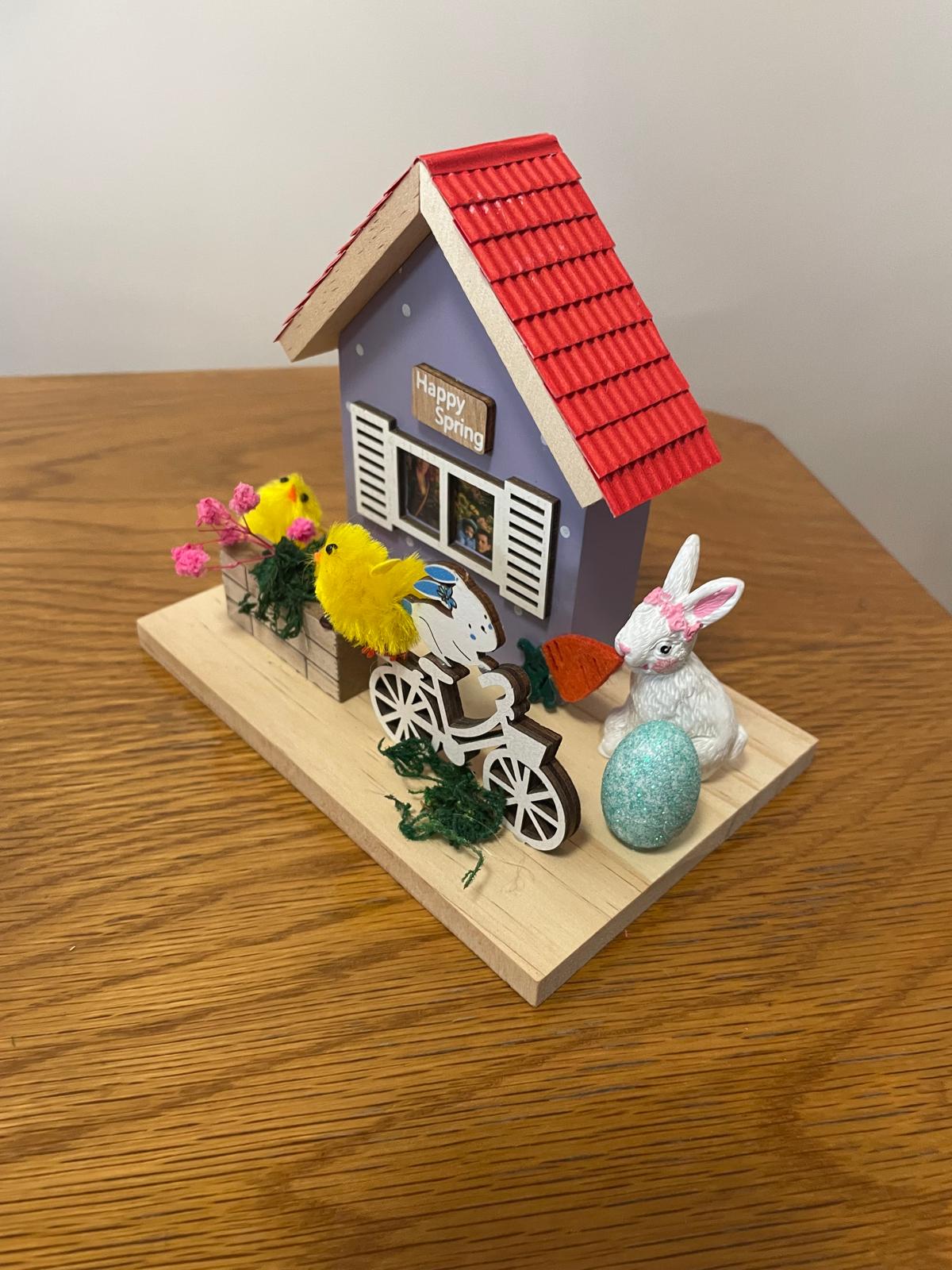 Decoratiune din Lemn de Paste Casa
