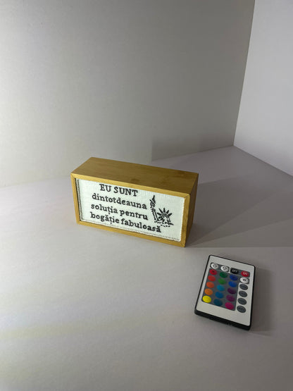 Casetă iluminată din bambus pentru afirmații inspiraționale ✨