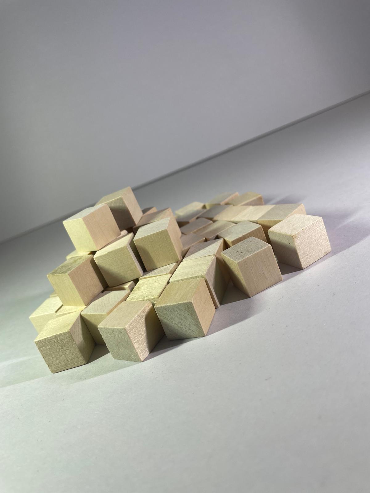 Cuburi din Lemn pentru Creații 1.5cm - 49buc