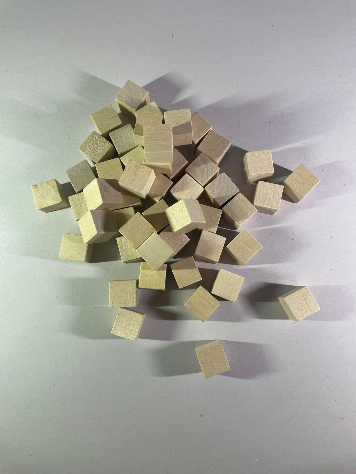 Cuburi din Lemn pentru Creații 1.5cm - 49buc