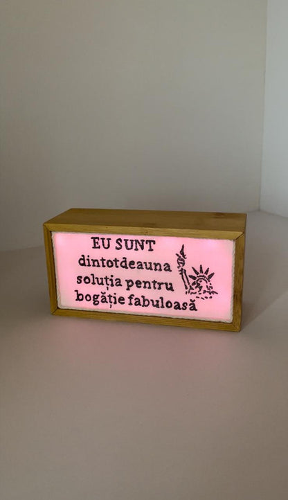 Casetă iluminată din bambus pentru afirmații inspiraționale ✨