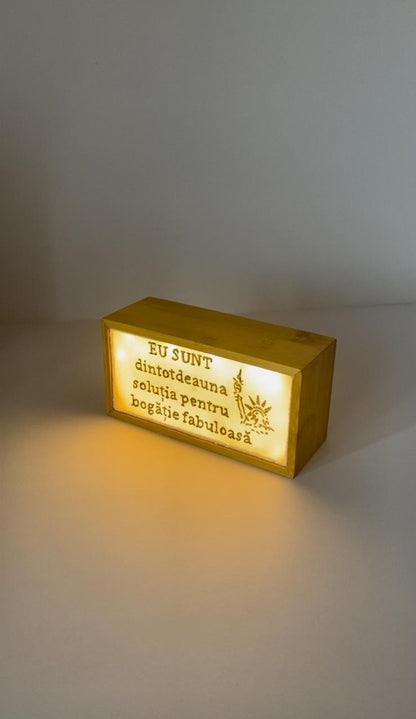 Casetă iluminată din bambus pentru afirmații inspiraționale ✨